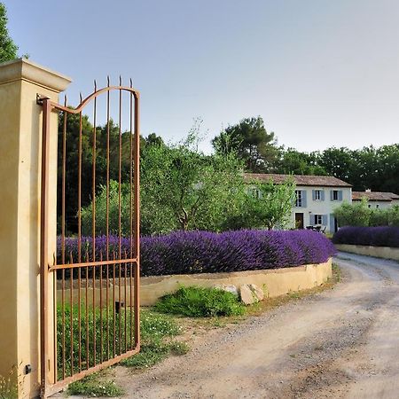 Mas De Lure Bed & Breakfast Salon-de-Provence Exterior photo