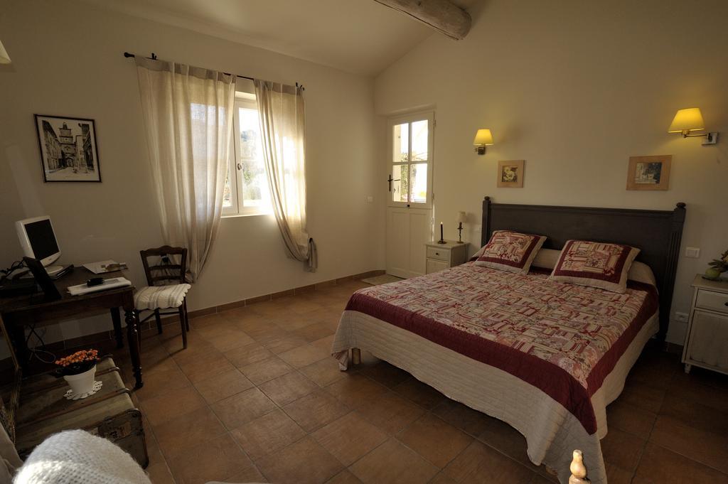 Mas De Lure Bed & Breakfast Salon-de-Provence Exterior photo